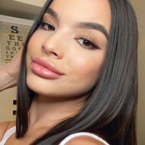 Meet your Posher, Isabella